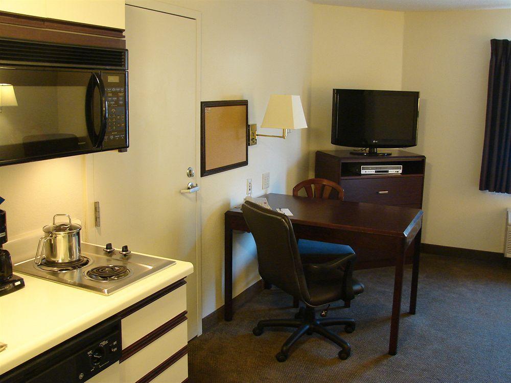 แคนเดิลวู้ด สวีท รอลีจ์ แคร็บทรี Hotel ราลลี ภายนอก รูปภาพ