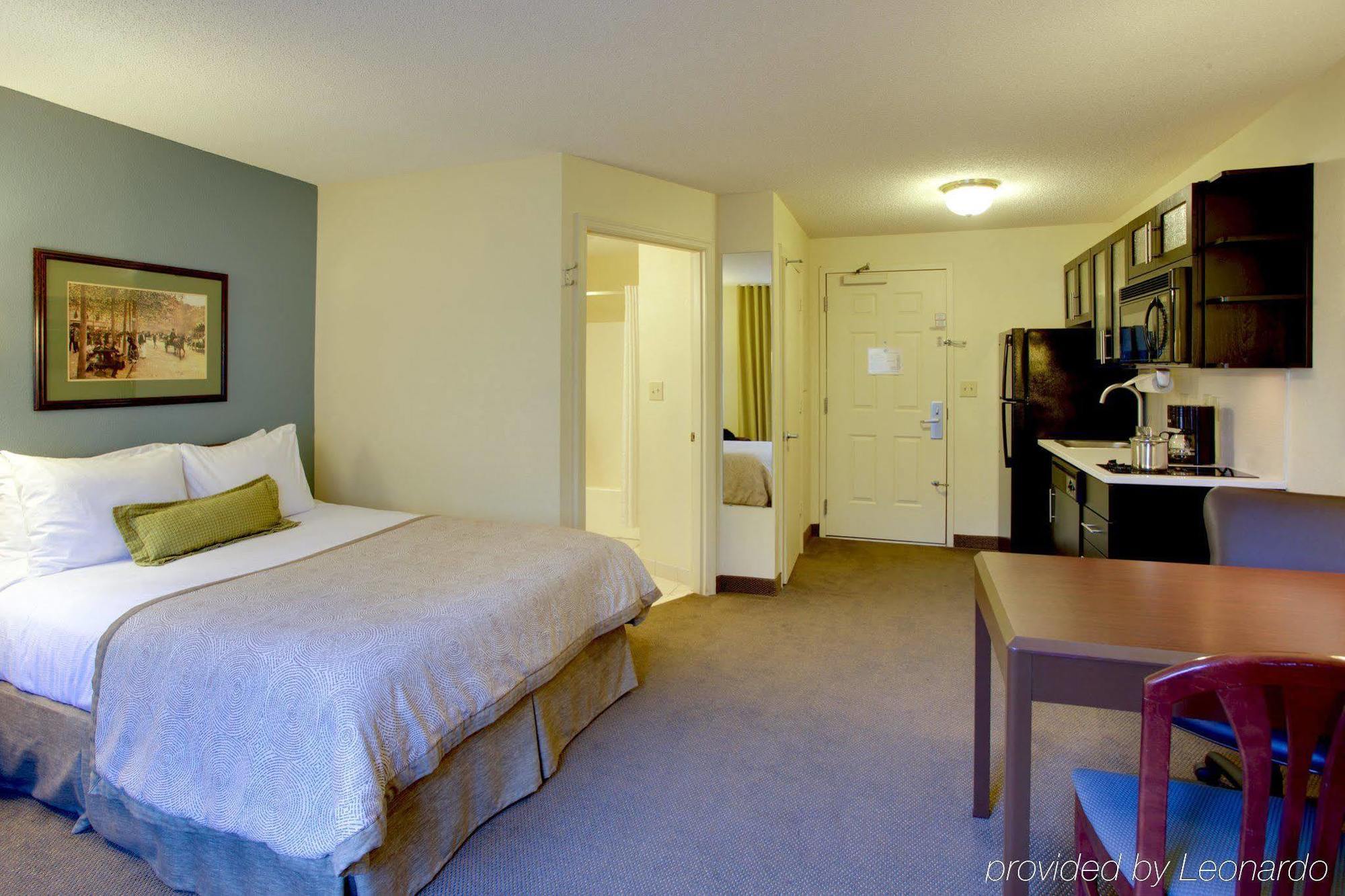 แคนเดิลวู้ด สวีท รอลีจ์ แคร็บทรี Hotel ราลลี ภายนอก รูปภาพ